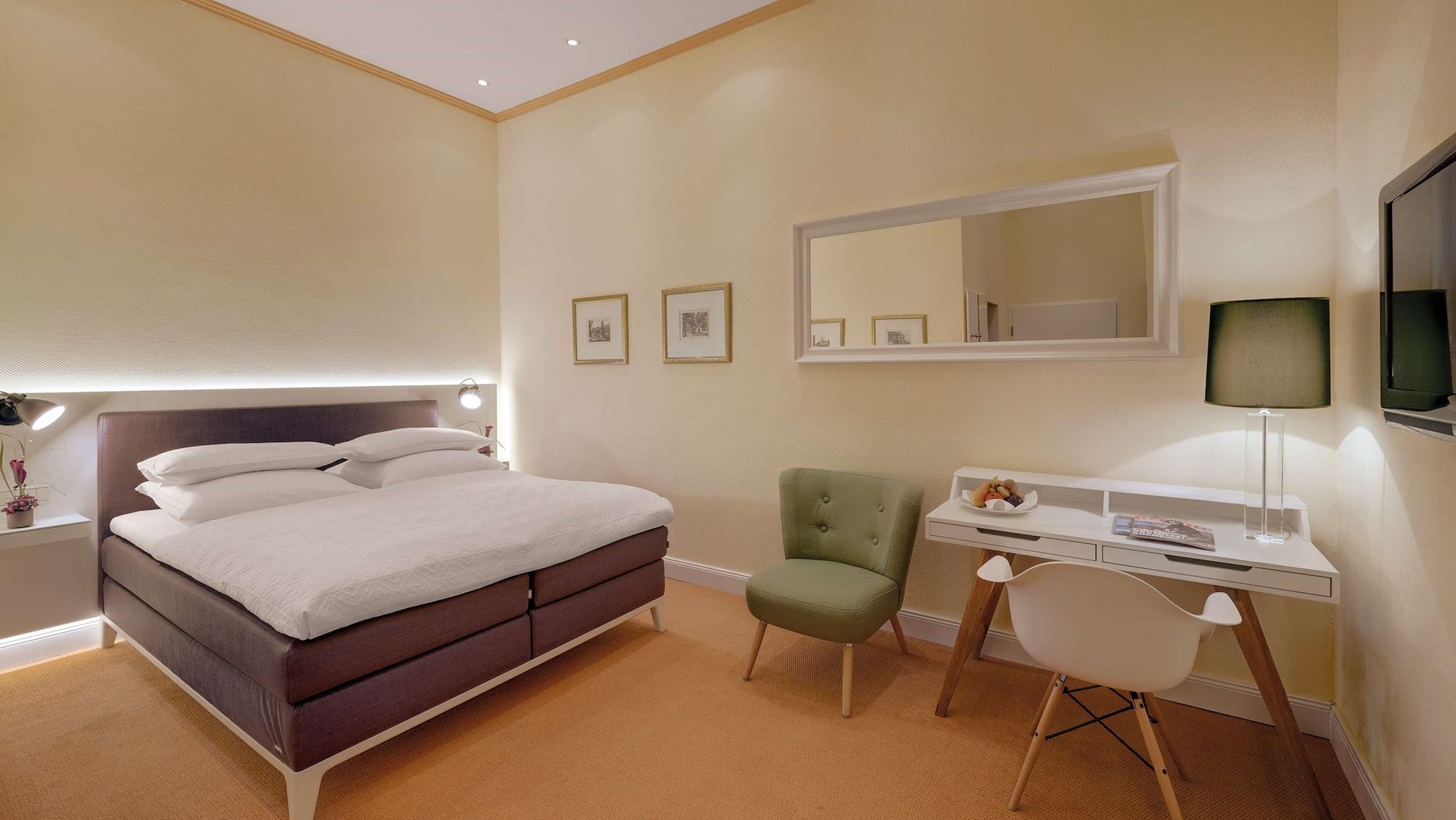 Rheinhotel Dreesen 4*